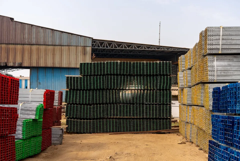 Vật tư xây dựng có sẵn tại kho